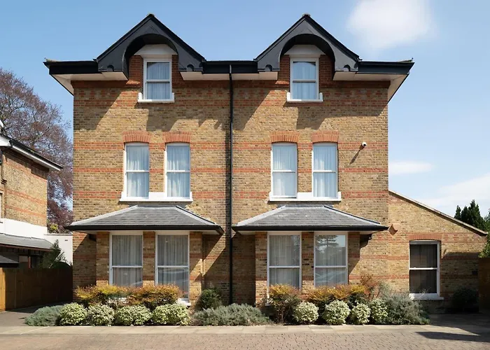 Teddington Lodge