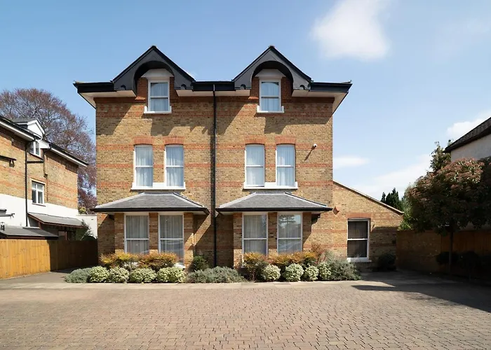 Teddington Lodge